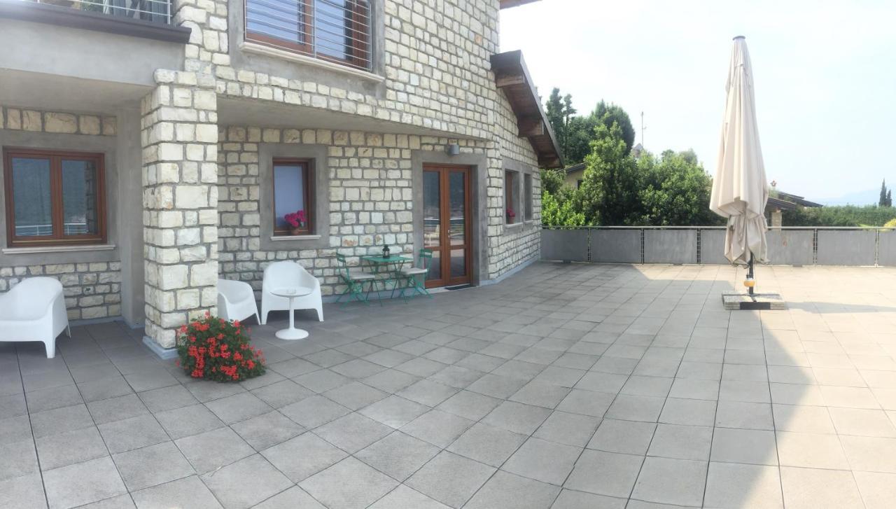 Vela Di Soleville Camere Con E Senza Vista Lago Con Ristorante & Pizzeria Sale Marasino Kültér fotó